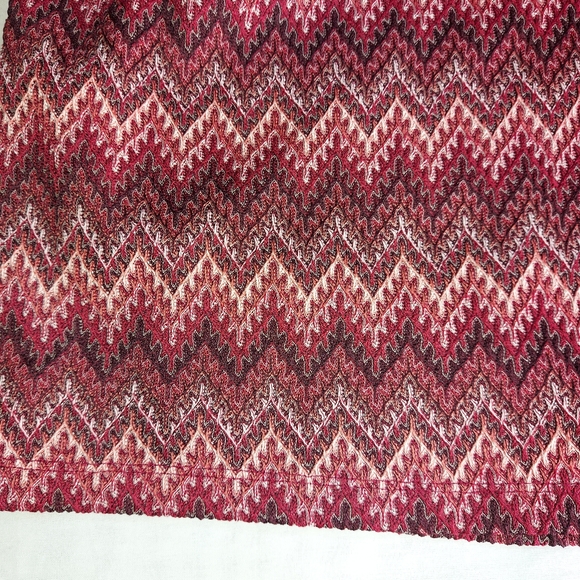 Forever 21 dress size small, wine color. Sleevelss - Picture 8 of 16